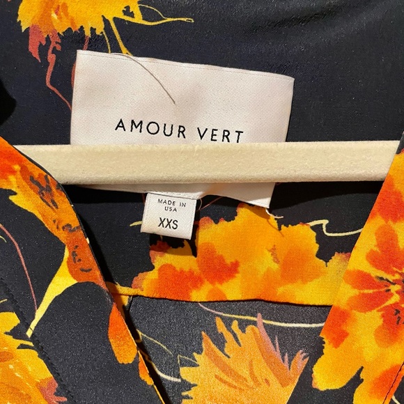 Amour Vert Silk Blouse Navy Marigold Print XXS EUC - Picture 2 of 4